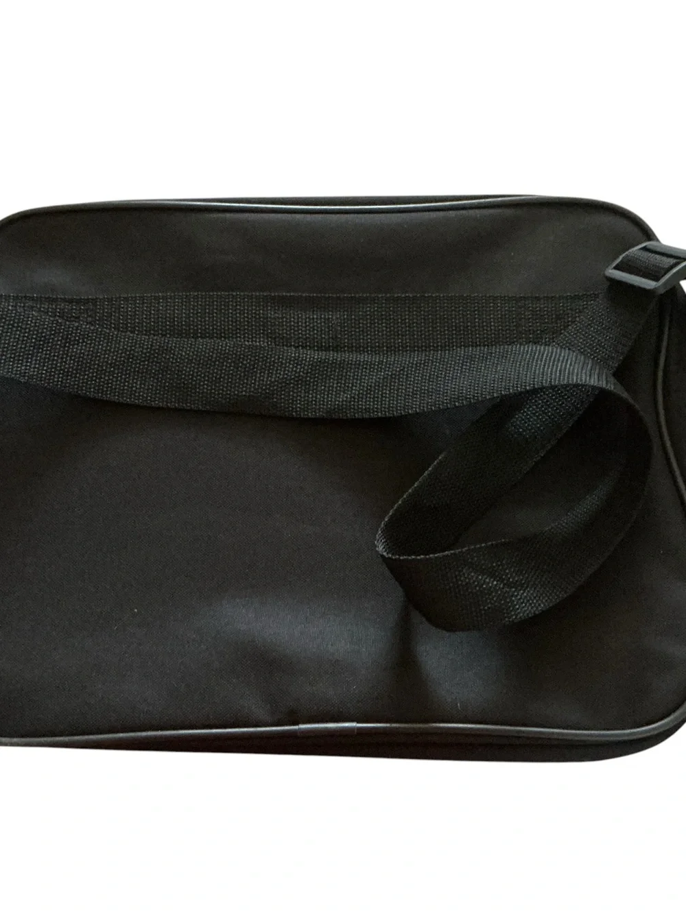 Chaps Huntley messenger bag men’s black and burgundy crossbody travel bag